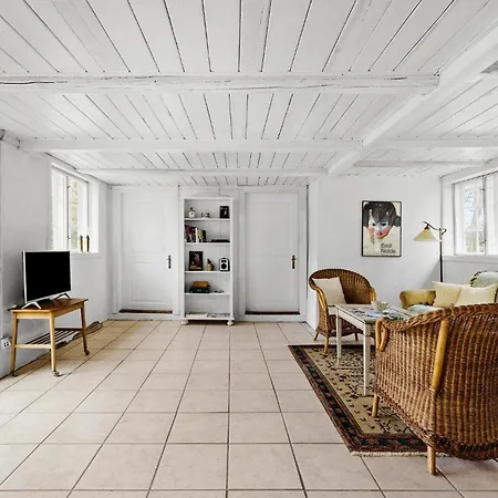Hébergement de vacances Cozy In Aakirkeby With Wifi *