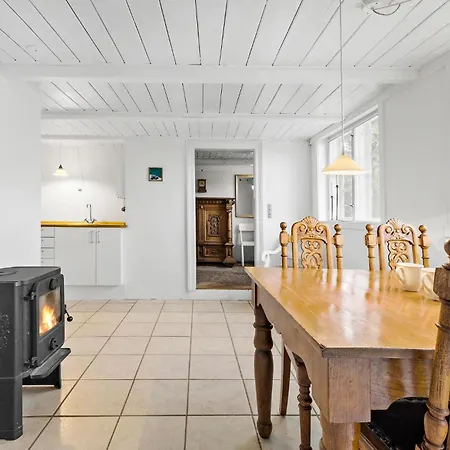 Cozy In Aakirkeby With Wifi Dom wakacyjny Åkirkeby