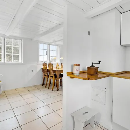 Dom wakacyjny Cozy In Aakirkeby With Wifi Åkirkeby