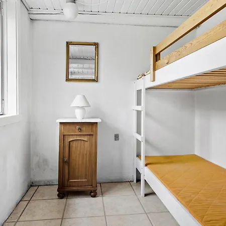 Cozy In Aakirkeby With Wifi Hébergement de vacances Åkirkeby